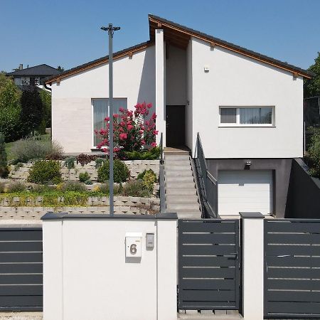 White Column House Apartamento Diosd Exterior foto